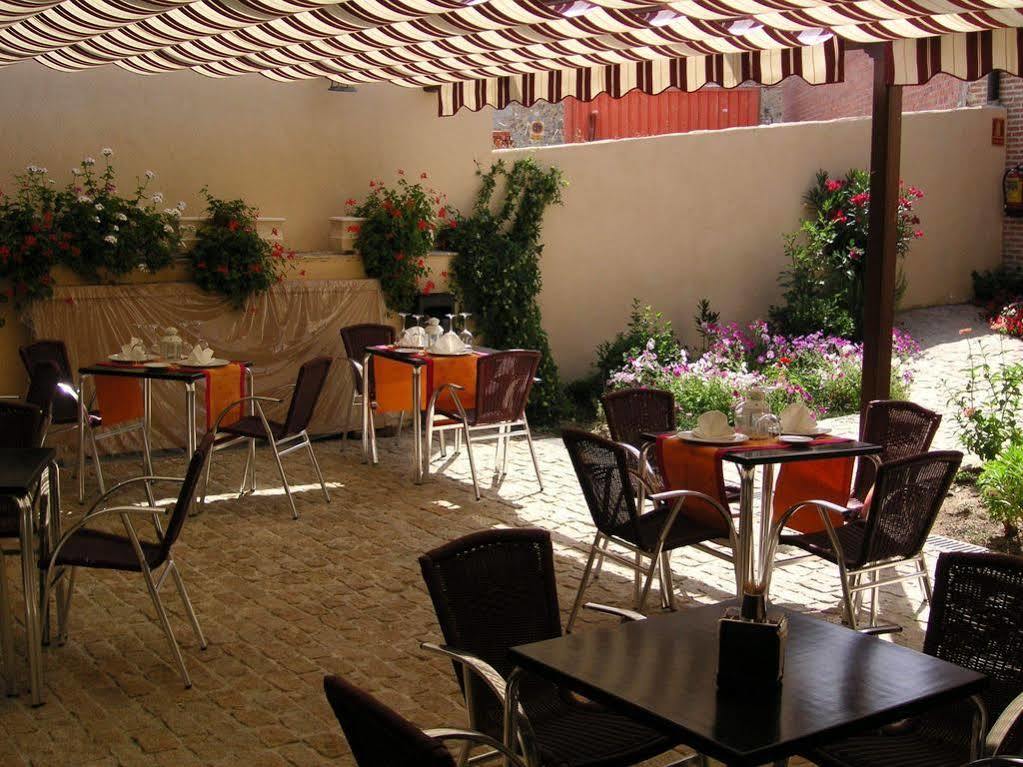 Hosteria Del Mudejar Avila Velayos Exterior photo
